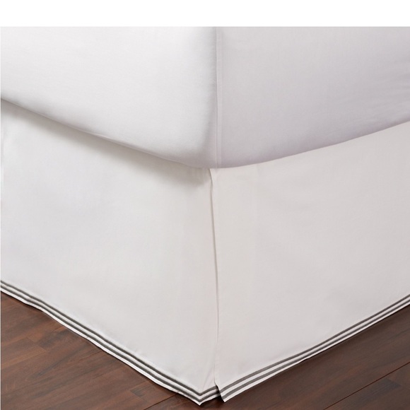 Hudson Park Italian Percale Twin Bedskirt - Exclusive - Picture 1 of 5